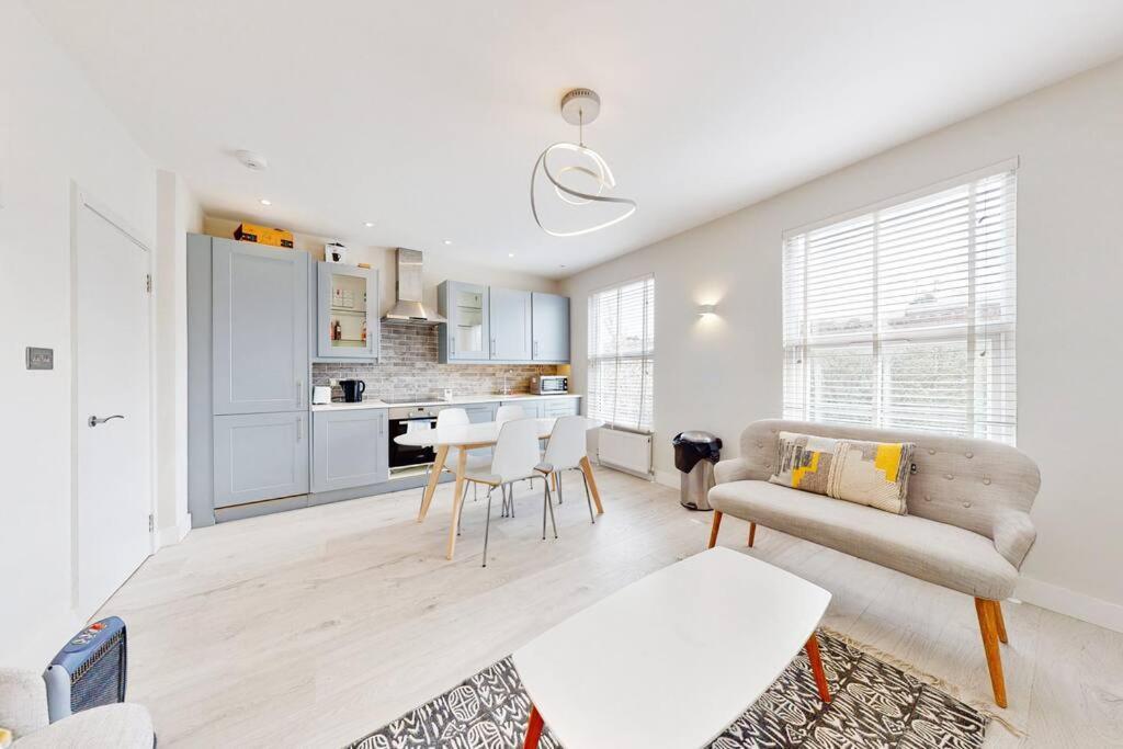Вилла Stylish 2Bed2Bath Flat 4Min From Tube Station Лондон Экстерьер фото