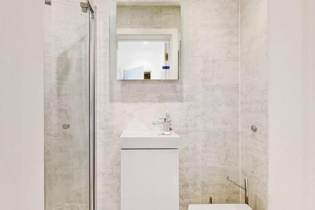 Вилла Stylish 2Bed2Bath Flat 4Min From Tube Station Лондон Экстерьер фото